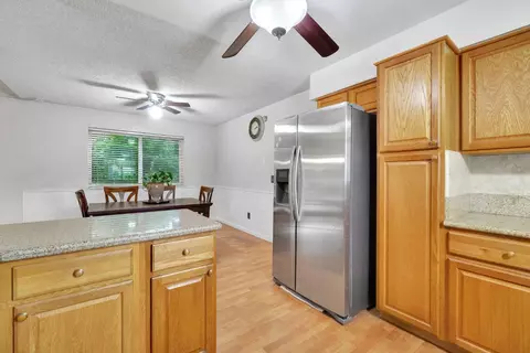 Dining - 1488 Whittier Ave, Clovis, CA 93611 photo 3 of 3
