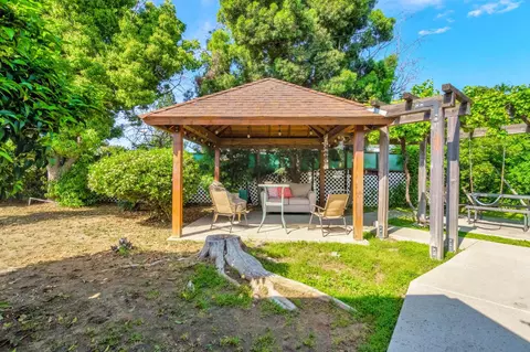 Exterior - 1488 Whittier Ave, Clovis, CA 93611 photo 6 of 9