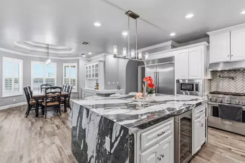 Kitchen - 17703 El Camino Rd, Madera, CA 93636 photo 2 of 5