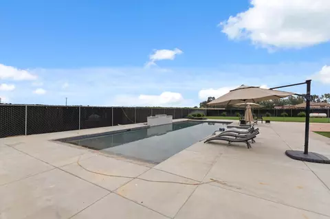 Exterior - 17703 El Camino Rd, Madera, CA 93636 photo 11 of 13