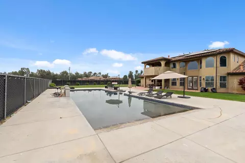 Exterior - 17703 El Camino Rd, Madera, CA 93636 photo 10 of 13