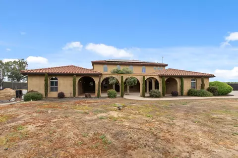 Exterior - 17703 El Camino Rd, Madera, CA 93636 photo 2 of 13