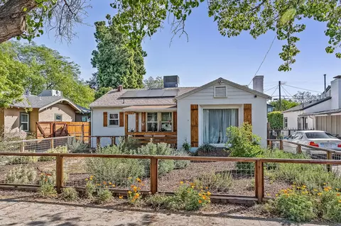 526 E Michigan Ave, Fresno, CA 93704