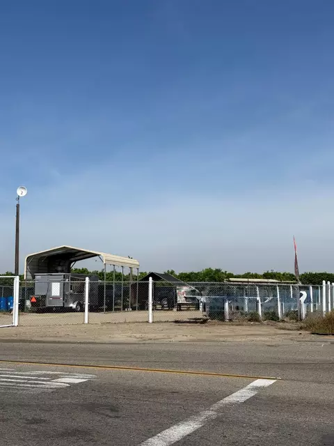 2015 N Academy Ave, Sanger, CA 93657