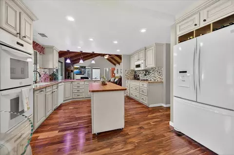 Kitchen - 11640 E Sierra Ave, Clovis, CA 93619 photo 2 of 5