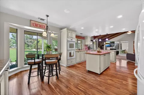 Kitchen - 11640 E Sierra Ave, Clovis, CA 93619 photo 3 of 5