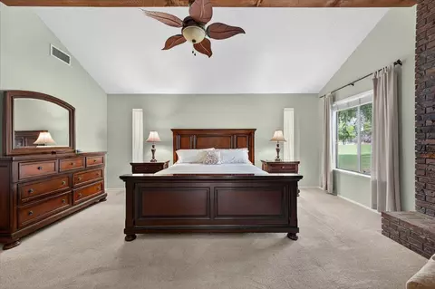 Bedroom - 11640 E Sierra Ave, Clovis, CA 93619 photo 4 of 6