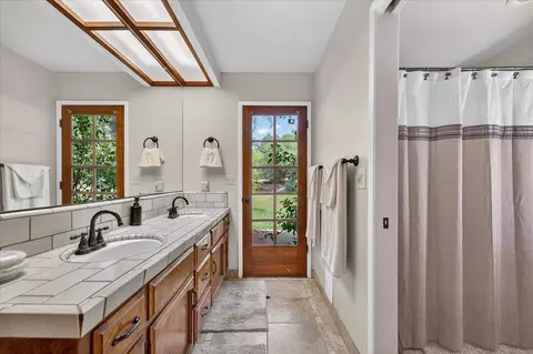 Bath - 11640 E Sierra Ave, Clovis, CA 93619 photo 5 of 7