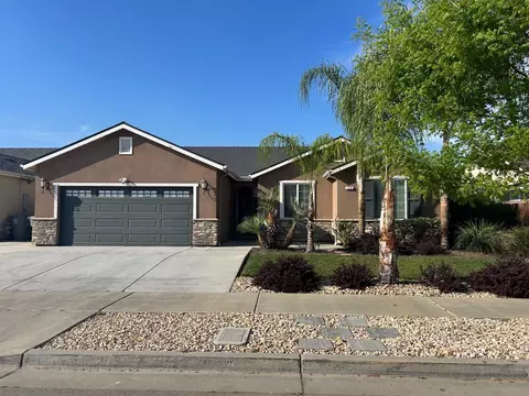 176 W Lilac Ave, Reedley, CA 93654