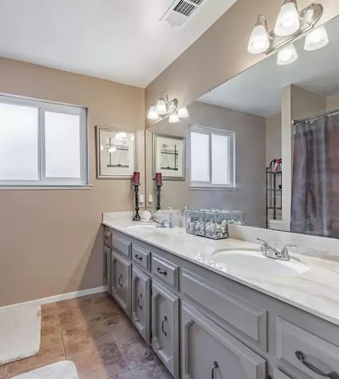 Bath - 911 Stanford Ave, Clovis, CA 93611 photo 1 of 2