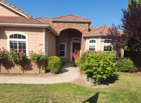 Exterior - 2684 Armstrong Ave, Clovis, CA 93611 photo 2 of 9