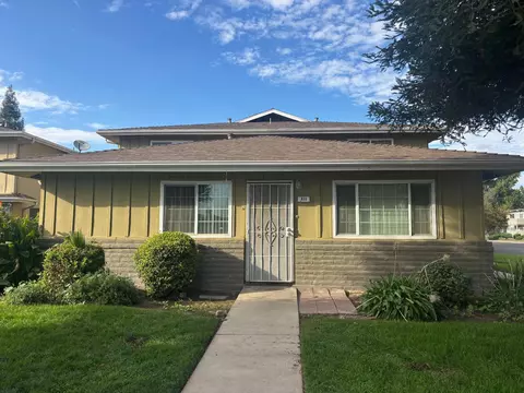 411 W Santa Ana Ave W #1, Clovis, CA 93612