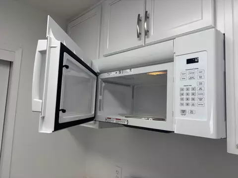 Kitchen - 2231 Sylmar Ave #1, Clovis, CA 93612 photo 6 of 6