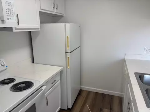 Kitchen - 2231 Sylmar Ave #1, Clovis, CA 93612 photo 2 of 6