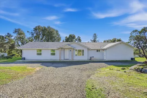 4001 Pacific Bars Rd, Mariposa, CA 95338