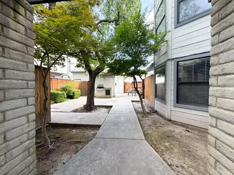 Exterior - 505 S Del Norte Ave, Kerman, CA 93630 photo 3 of 5