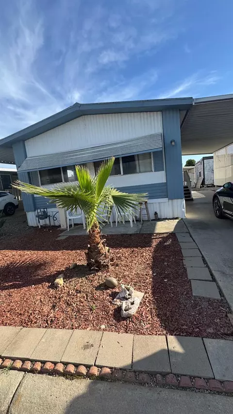 1218 E Cleveland Ave #98, Madera, CA 93638