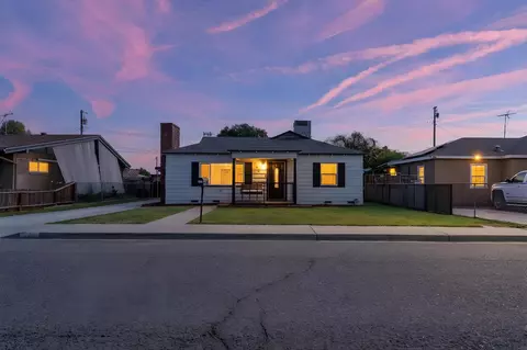 343 Walnut St, Lemoore, CA 93245