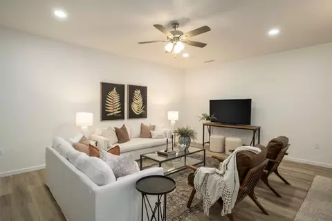 Living - 1476 Crimson Way, Dinuba, CA 93618 photo 1 of 2