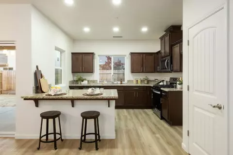 Kitchen - 1476 Crimson Way, Dinuba, CA 93618 photo 1 of 3