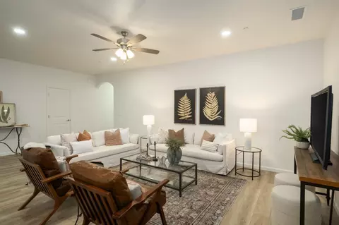 Living - 1476 Crimson Way, Dinuba, CA 93618 photo 2 of 2