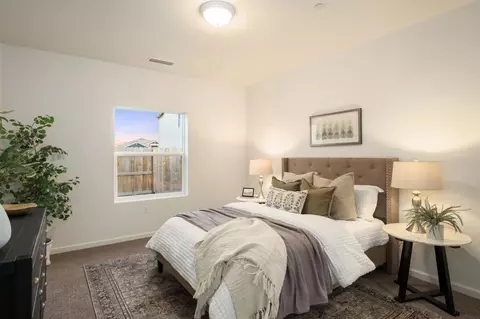 Bedroom - 1476 Crimson Way, Dinuba, CA 93618 photo 1 of 3