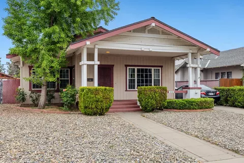 3153 E Kerckhoff Ave, Fresno, CA 93702