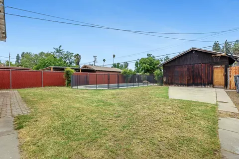 Exterior - 3153 E Kerckhoff Ave, Fresno, CA 93702 photo 4 of 8