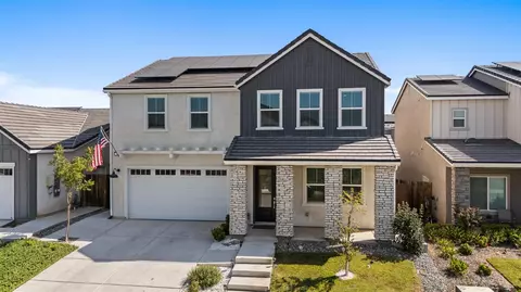 153 Boulder Dr S, Madera, CA 93636