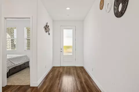 Entry Way - 153 Boulder Dr S, Madera, CA 93636 photo 3 of 8