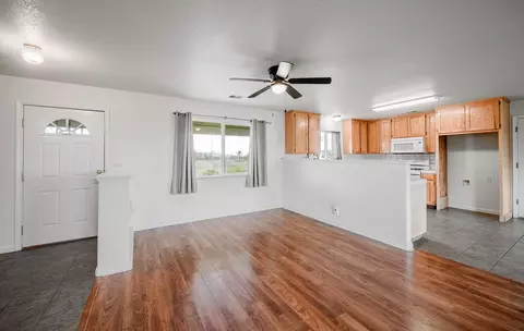 Living - 37491 Verde Ave, Madera, CA 93636 photo 4 of 5