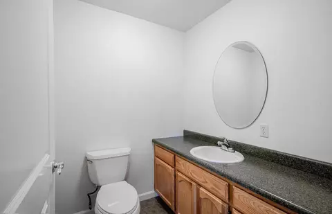 Bath - 37491 Verde Ave, Madera, CA 93636 photo 5 of 6