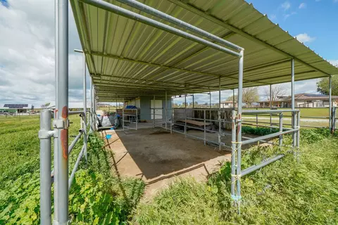 Exterior - 37491 Verde Ave, Madera, CA 93636 photo 10 of 24