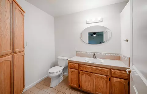 Bath - 37491 Verde Ave, Madera, CA 93636 photo 6 of 6