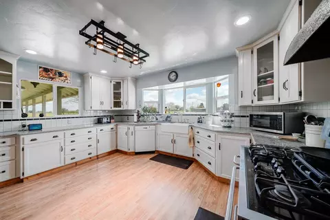Kitchen - 37491 Verde Ave, Madera, CA 93636 photo 2 of 3