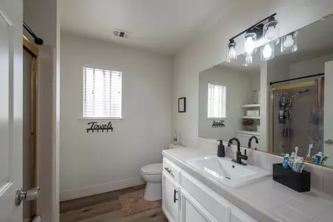 Bath - 701 Mcarthur Ave, Clovis, CA 93611 photo 1 of 4