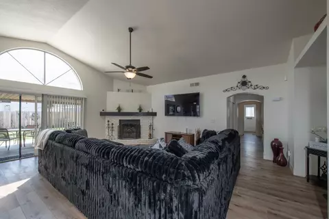 Other - 701 Mcarthur Ave, Clovis, CA 93611 photo 5 of 11