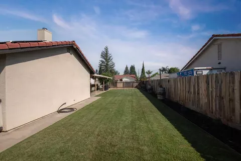 Exterior - 701 Mcarthur Ave, Clovis, CA 93611 photo 9 of 9