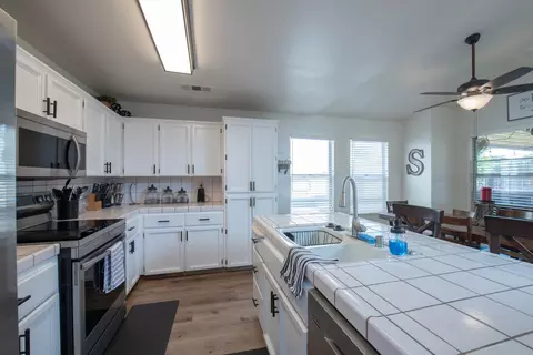 Kitchen - 701 Mcarthur Ave, Clovis, CA 93611 photo 3 of 3
