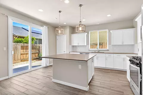 Kitchen - 3875 Roberts Ave, Clovis, CA 93619 photo 1 of 5