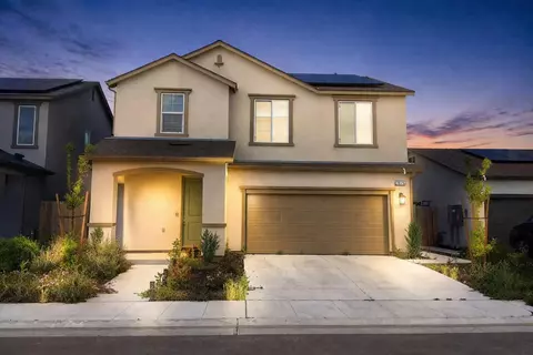 3875 Roberts Ave, Clovis, CA 93619