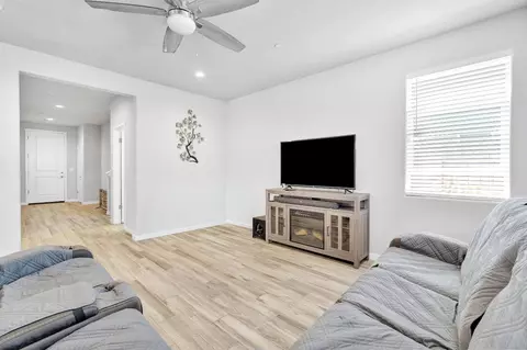 Entry Way - 3875 Roberts Ave, Clovis, CA 93619 photo 5 of 6