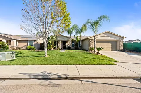 5219 E Garrett Ave, Fresno, CA 93725