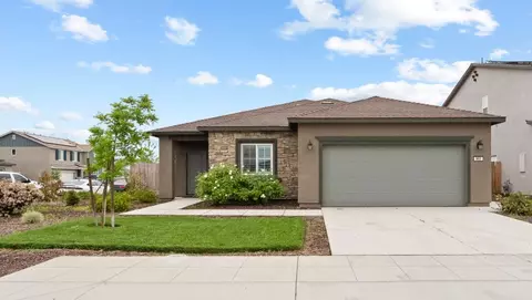 969 S Kandarian Ct, Fowler, CA 93625