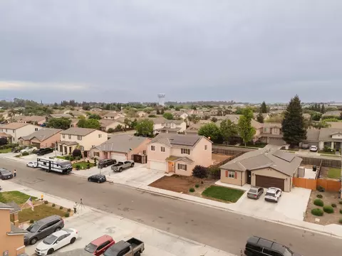 View/Area - 1945 E Gum Ave, Reedley, CA 93654 photo 2 of 4