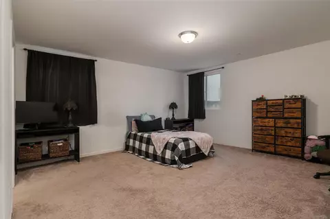 Bedroom - 1945 E Gum Ave, Reedley, CA 93654 photo 1 of 7