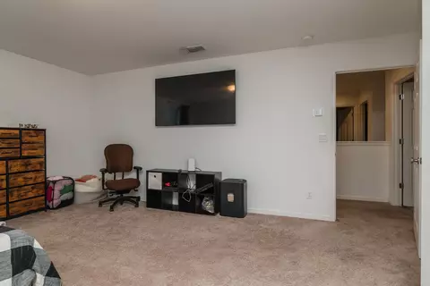 Bedroom - 1945 E Gum Ave, Reedley, CA 93654 photo 3 of 7