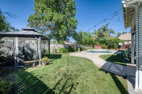 Exterior - 1736 N Holly Ave, Clovis, CA 93619 photo 7 of 15