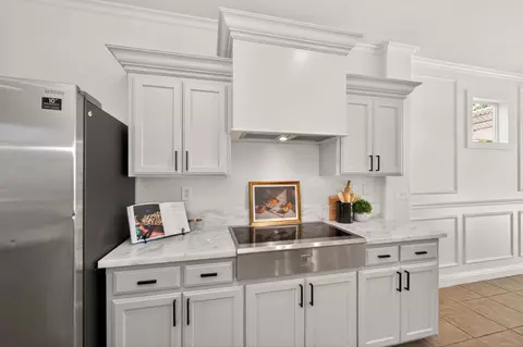 Kitchen - 1736 N Holly Ave, Clovis, CA 93619 photo 4 of 5