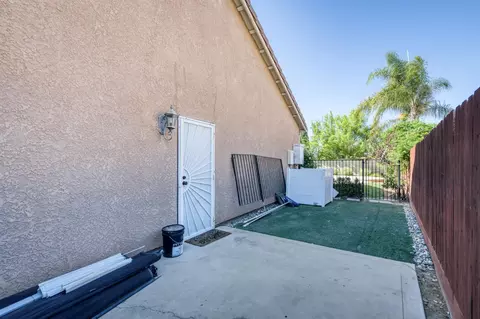 Exterior - 1736 N Holly Ave, Clovis, CA 93619 photo 12 of 15